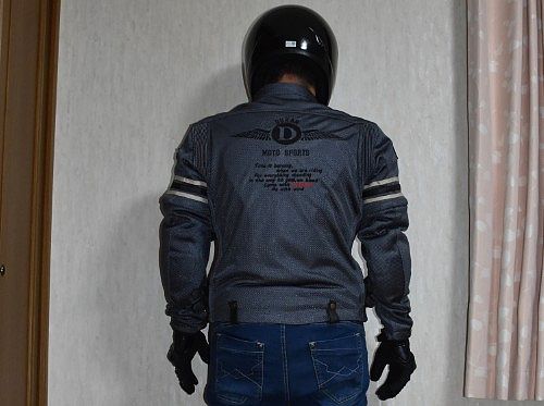 DUHAN(ドゥーハン) 夏用バイクジャケットを着た後ろの様子