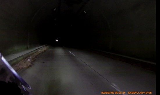 林道近沢線のトンネル
