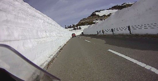 志賀草津高原ルート雪の回廊
